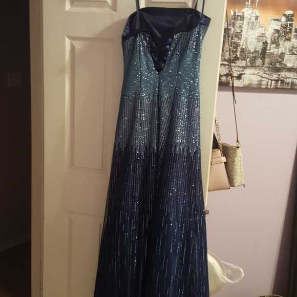 New Blue gown - Picture 2 of 3